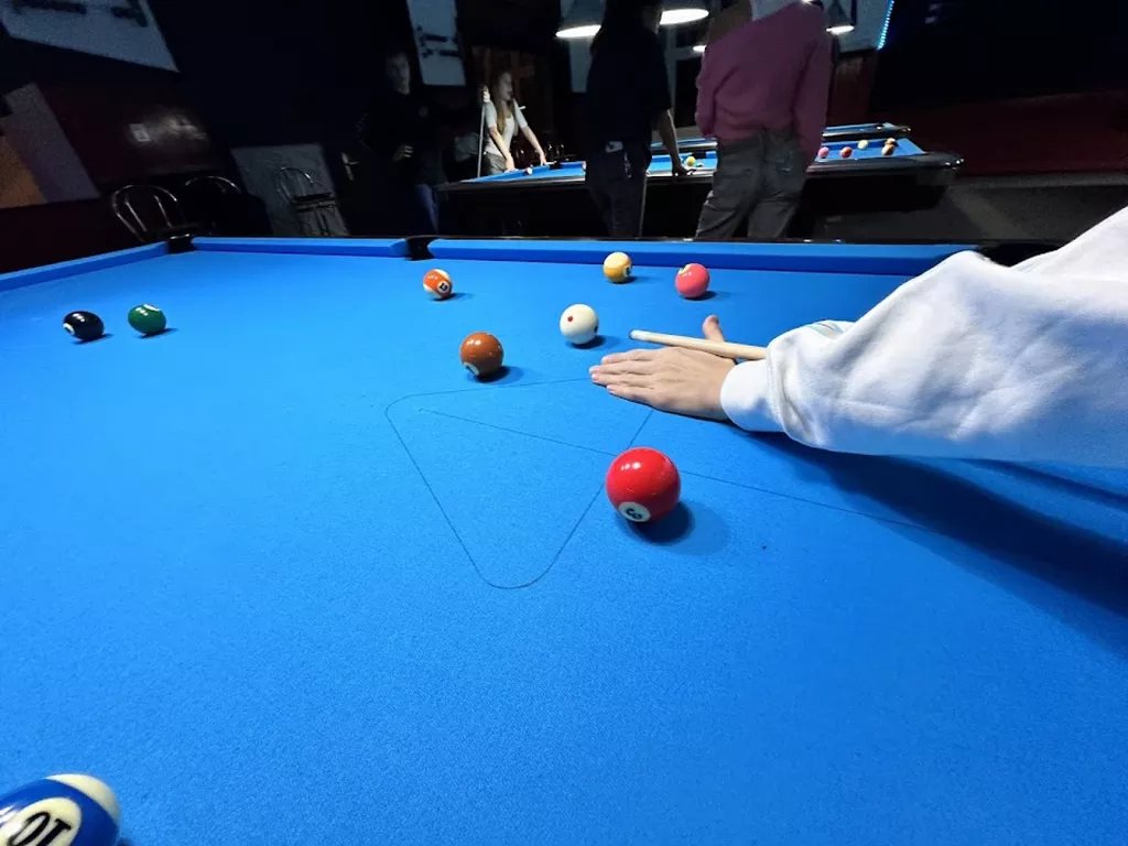 Instagram-Beitrag: Pool-Billard-Spielszene im Billard Palace Dieburg